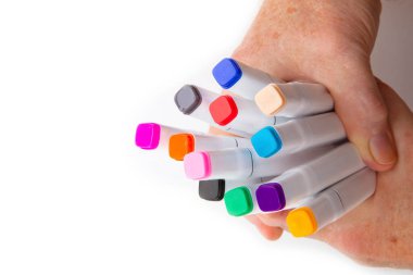 Beyaz arkaplan üzerinde Mens Hand Hold Illustration Twin Markers