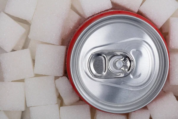 Witte Suiker Kubussen Met Soda Kan Fullframe Als Achtergrond — Stockfoto
