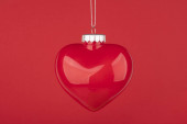 Dekorativní Srdce v červené přes červené pozadí