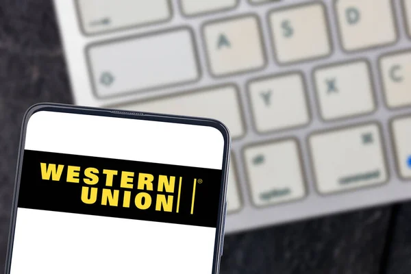 Wetzlar Deutschland 2019 Western Union Logo Auf Dem Smartphone — Stockfoto