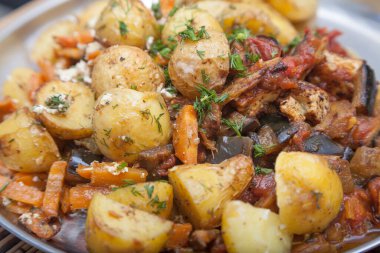 Kızarmış sebze karışımı.