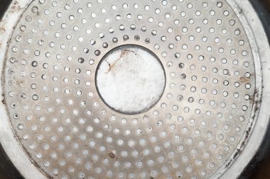 Tırmalanmış tavanın dibi 