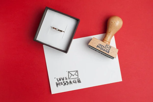 Liebesbotschaftskarte Mit Stempel Und Diamantring — Stockfoto