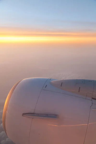 Motor Avión Con Salida Del Sol Horizonte —  Fotos de Stock