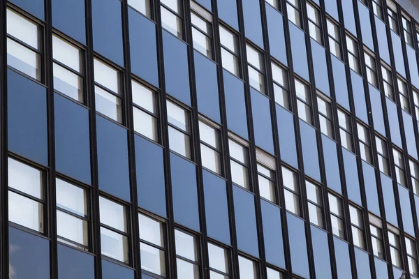 Rader Många Kontorsbyggnader Fönster Ramar — Stockfoto
