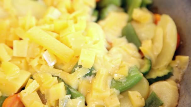 Casserole Sur Mélange Légumes Avec Fromage Fondu — Video