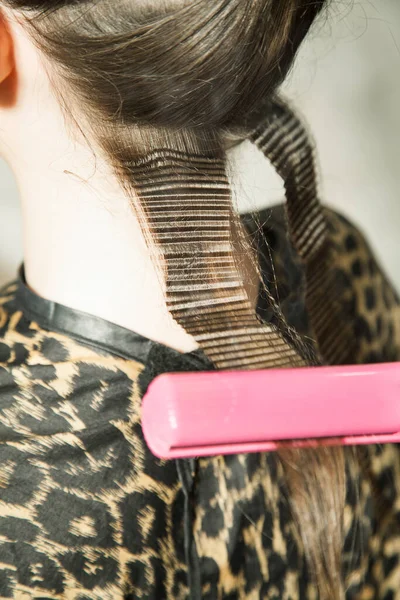 Closeup Crimping Process Using Hair Straightener Selective Focus — Stock Photo, Image