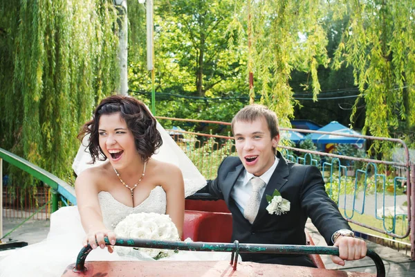 Crying Bride Groom Rollercoaster Cabin Blurred Motion — Stock Photo, Image