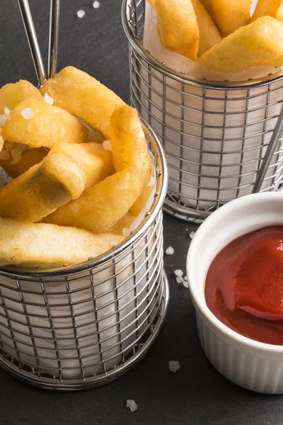 Pommes Frites Servering Korg Serveras Med Spicey Hem Gjorde Ketchup — Stockfoto