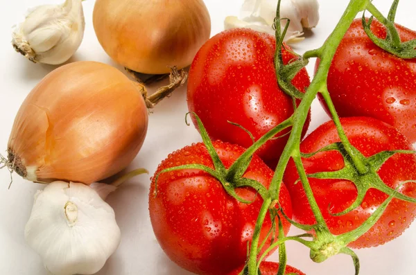 Lezzetli bir domates sosu yapmak için malzemeler — Stok fotoğraf