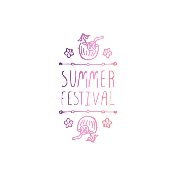 Slogan de verão desenhado à mão isolado no branco. Festival de Verão — Vetor de Stock