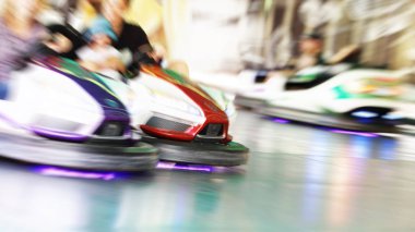 eylem iki çarpışan arabalar