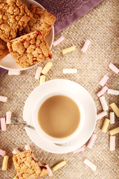 Caffè Latte Una Tazza Bianca Sacco Biscotti — Foto Stock