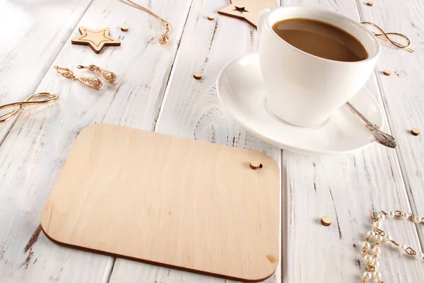 Białe Filiżanka Kawy Drewniane Deska Pisania Tekstu Flatlay — Zdjęcie stockowe