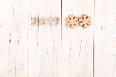 Beyaz tahta arka plan ile sayılar 2019. Yeni yıl için arka plan