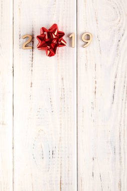 Beyaz tahta arka plan ile sayılar 2019. Yeni yıl için arka plan