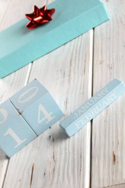 Renk küpleri ile metin 14 Şubat. Sevgililer günü için duvar kağıdı