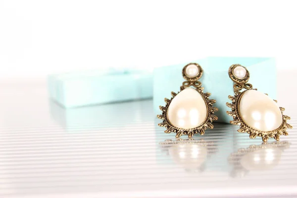 Earrings with pearls — Stock Photo, Image