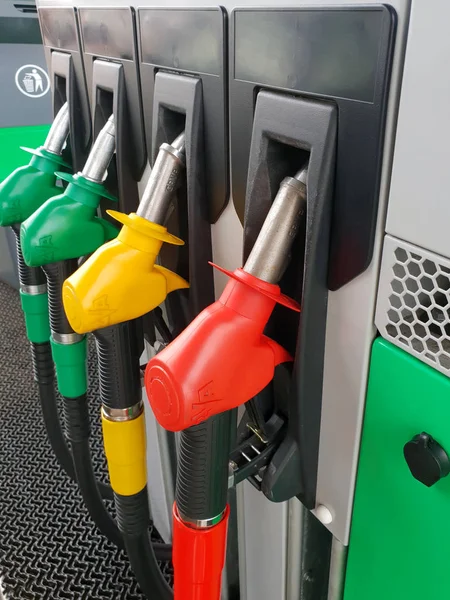 Armas num posto de gasolina — Fotografia de Stock