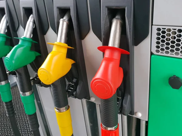Armas num posto de gasolina — Fotografia de Stock