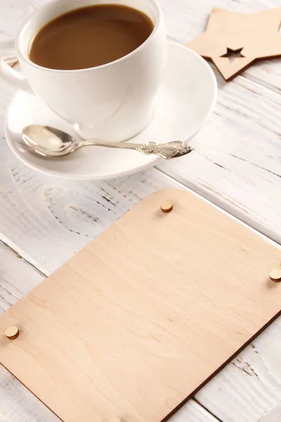 Taza de café y tabla de madera — Foto de Stock