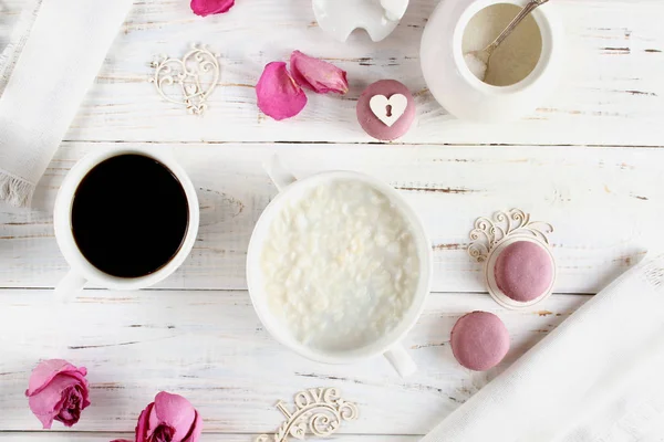 Desayuno saludable y romántico — Foto de Stock