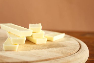 Beyaz çikolatalı dilimler