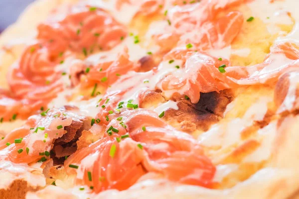 Closeup Smoked Salmon Pizza Yogurt Sauce Herbs Shallow Dof — Stock Photo, Image