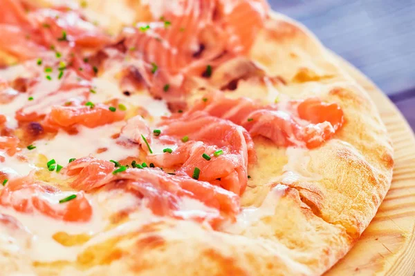 Closeup Smoked Salmon Pizza Yogurt Sauce Herbs Shallow Dof — Stock Photo, Image