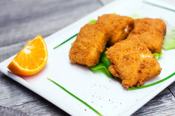 Breaded Hluboce Smažený Ovčí Sýr Selektivní Zaměření — Stock fotografie