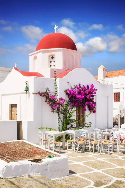 Chiesa Con Cupola Rossa Nella Città Mykonos Grecia — Foto Stock