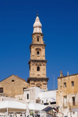 Monopoli, Puglia, İtalya 'daki Maria Santissima della Madia Katedrali' nin çan kulesi.