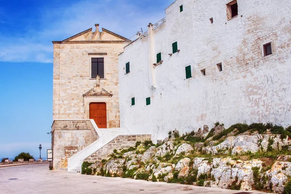 Een Brede Hoek Opname Van Ostuni Stadsmuren Puglia Italië — Stockfoto