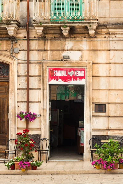 Martina Franca Puglia Italia 2018 Entrada Decorativa Una Tienda Kebab Imagen De Stock