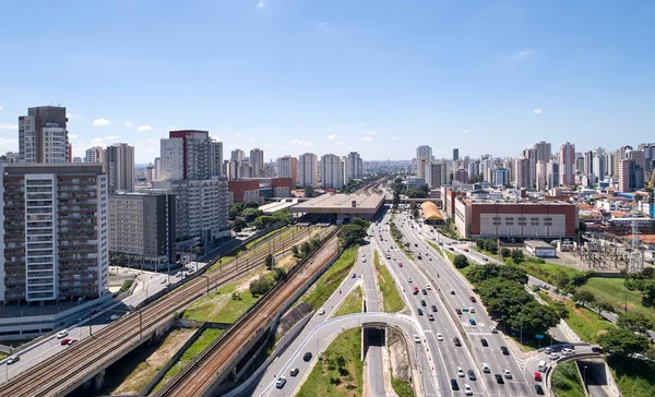 巴西圣保罗市东部Tatuape区的Radial Leste大道 Tatuape购物中心 Tatuape火车和地铁站的空中景观 — 图库照片