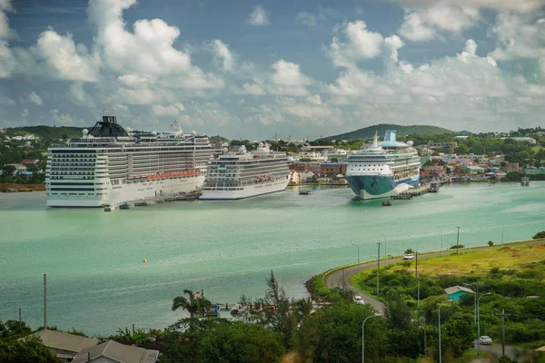 John Van Antigua Barbuda Met Cruiseschepen Haven — Stockfoto