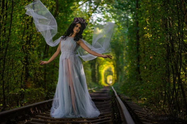 Make Dead Bride Dressed Wedding Clothes Tunnel Forest Train Rails — Stock Photo, Image