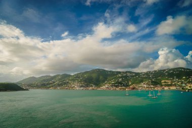 Aziz Thomas, Virgin Adaları liman bize ve Saint Thomas sahil şeridi