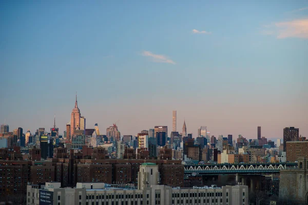 Ciudad de Nueva York Midtown con Empire State Building al atardecer — Foto de Stock