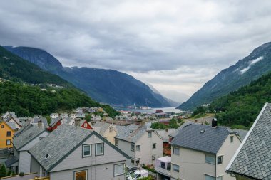 güzel Norveç manzara fiyort Odda içinde ile Norveç, kartpostal ve duvar kağıdı bakış açısı turist yerleştirir