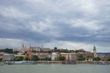 Budapeşte, Macaristan, Buda yan cityscape Tuna Nehri.