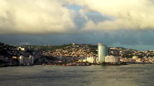 Vista do navio de cruzeiro do porto FORT-DE-FRANCE, MARTINIQUE — Vídeo de Stock