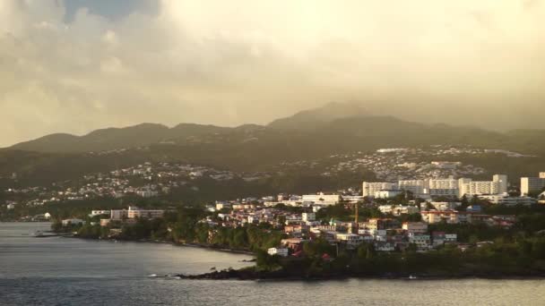 Pohled na město a pobřeží Fort-De-France, Martinik — Stock video