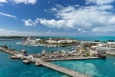 Kings Wharf, Bermuda'daki kruvaziyer limanının görünümü