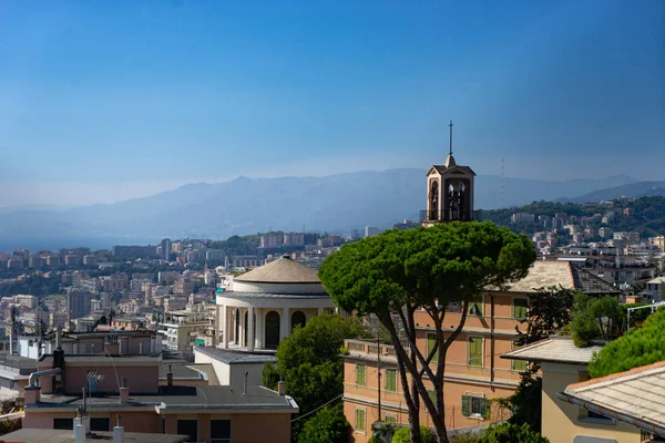 Genua Cityscape z góry na tle. Włochy — Zdjęcie stockowe