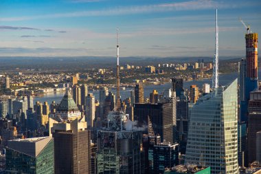 Gün batımında üst görünümünden New York silueti. yakın çekim