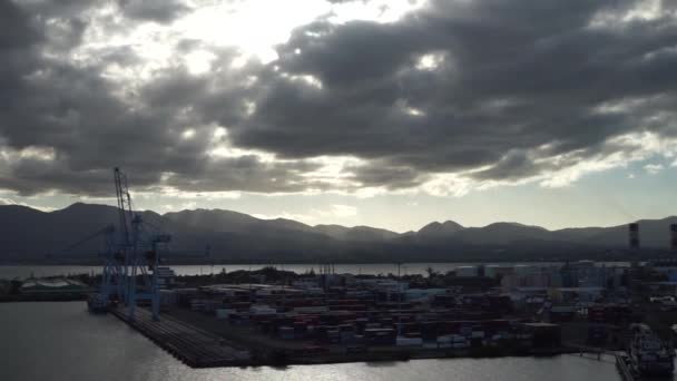 Вид на Пуэнт-а-Питр с круизного лайнера. Гваделупа — стоковое видео