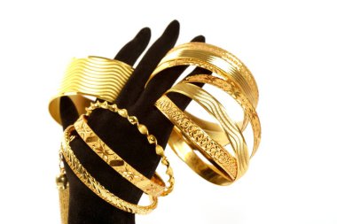 Bir manken üzerinde bilezik