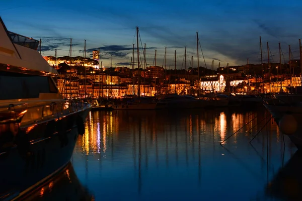 Der Yachthafen Und Das Schöne Stadtbild Mit Yachten Cannes Frankreich — Stockfoto
