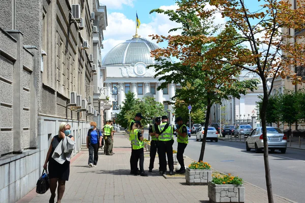 Kiev Ucrânia Julho 2020 Surto Coronavírus Ucrânia Pessoas Descem Rua — Fotografia de Stock